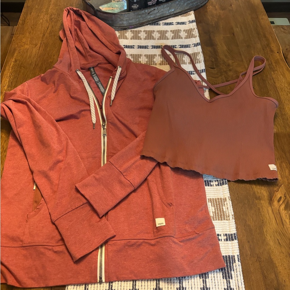 Set of 2 Vuori dreamknit performance hoodie and sports bra/tank size Large